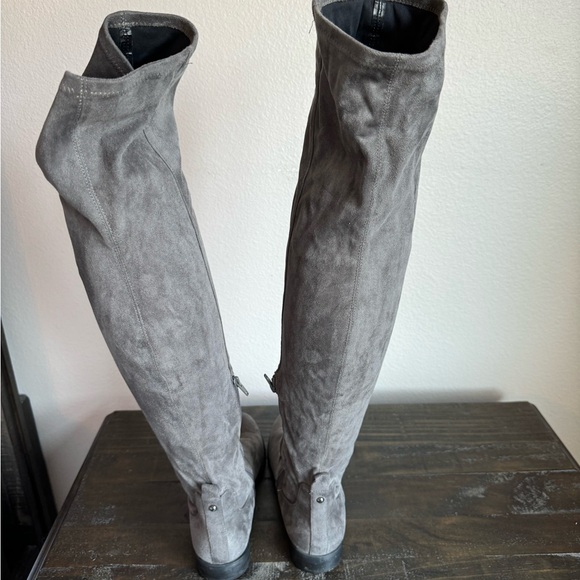 Kenneth Cole Reaction - Knee High boot. Size 8. - Picture 3 of 8